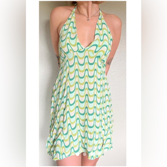 Cotton: On Curve Women's Sz 24 Halter Mini Dress Rommy Wave Grass Green - Picture 1 of 5